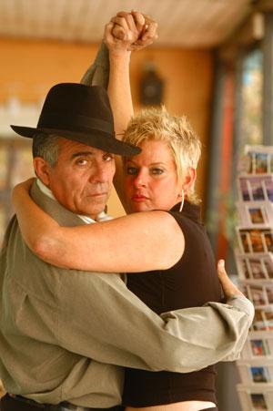 americansflocktobstotango