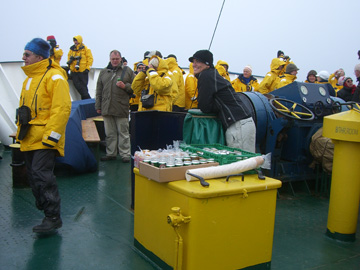2008-Dec-OpenWaterAnimalsOnIce-Pete-40