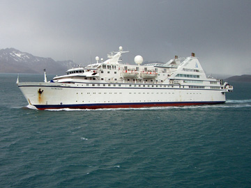 2008-Dec-SouthGeorgia-GrytvikenWhalingStation-Pete-03