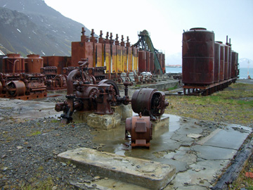 2008-Dec-SouthGeorgia-GrytvikenWhalingStation-Pete-20a