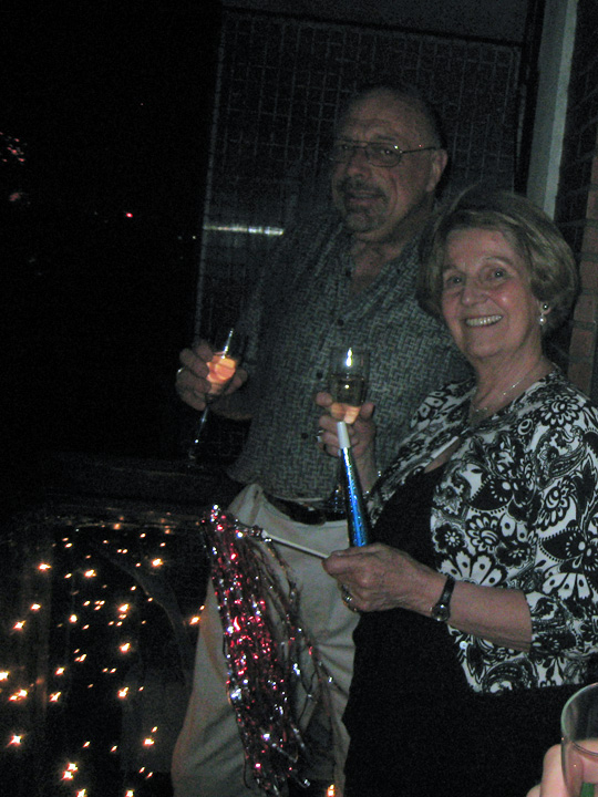 Pete-Ron-NewYears-2009-2010 (5)