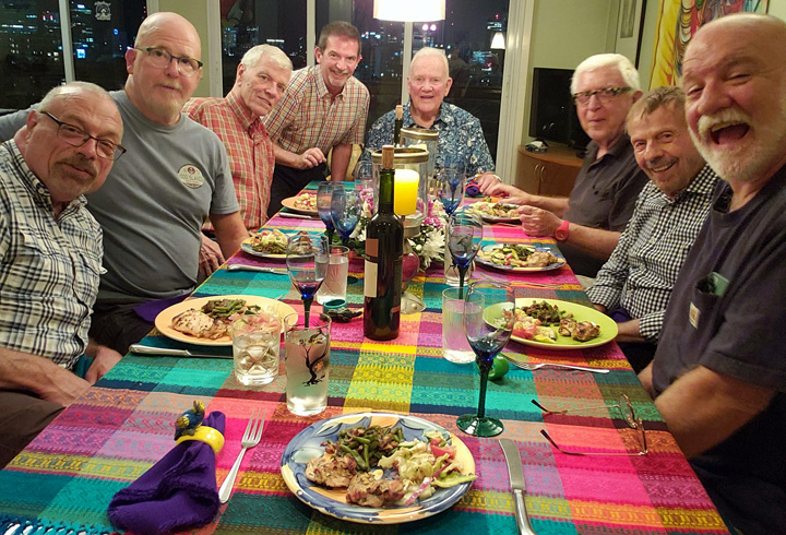 2022-11-19-DinnerWithFriends-12