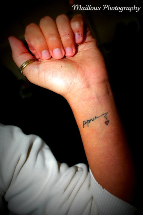 269525_195866553799414_2960407_n