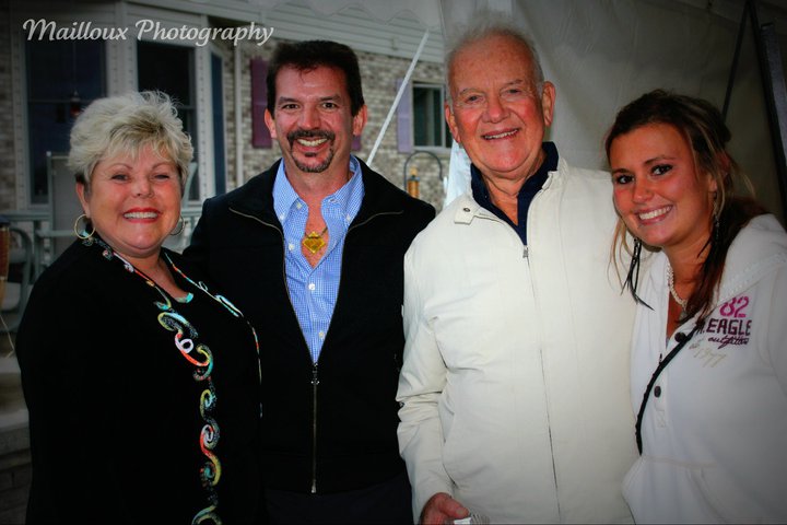 270713_195867077132695_708973_n